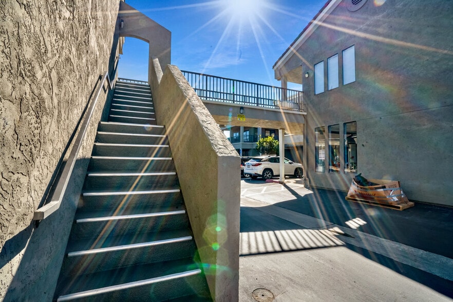 More Photos Of 14168 Poway Rd, Poway Unknown For Lease