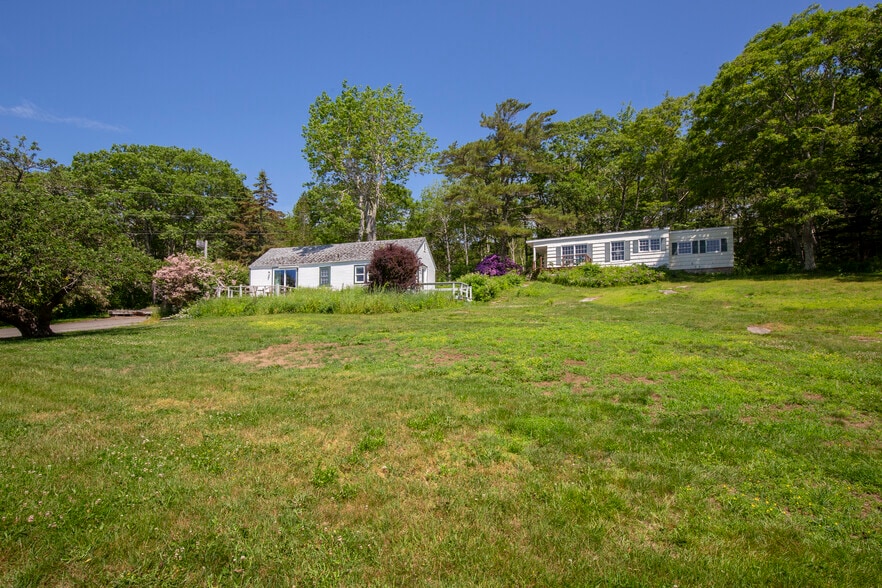 More Photos Of 146 State Route 32, New Harbor Hotel For Sale