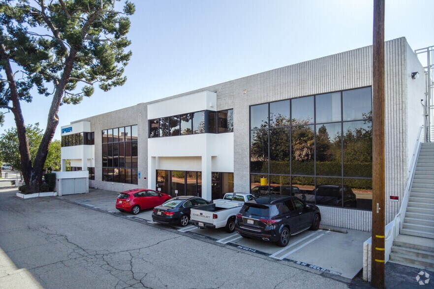 More Photos Of 7141 Valjean Ave, Van Nuys Office For Sale