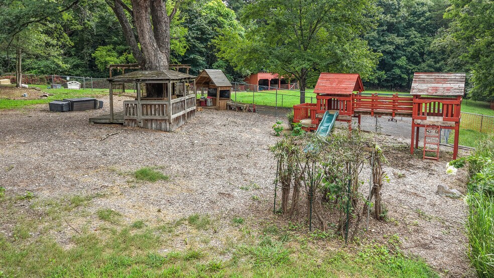 More Photos Of 11749 Snyder Rd, Knoxville Daycare Center For Sale