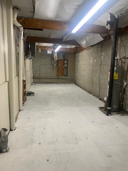 More Photos Of 840 Old County Rd, Belmont Warehouse For Lease