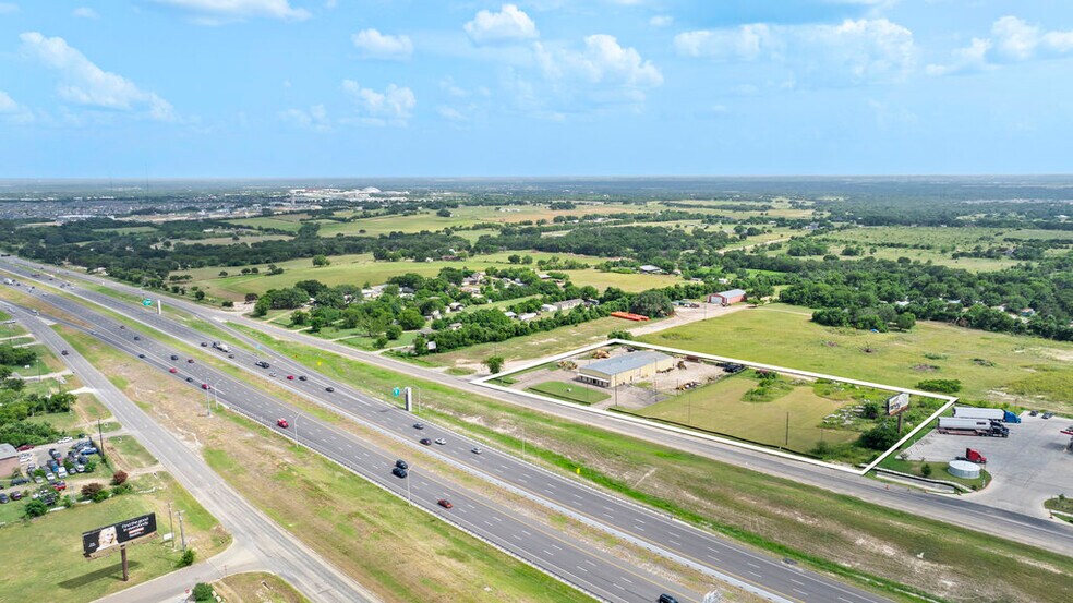 More Photos Of 3275 W US Highway 190, Belton Warehouse For Lease