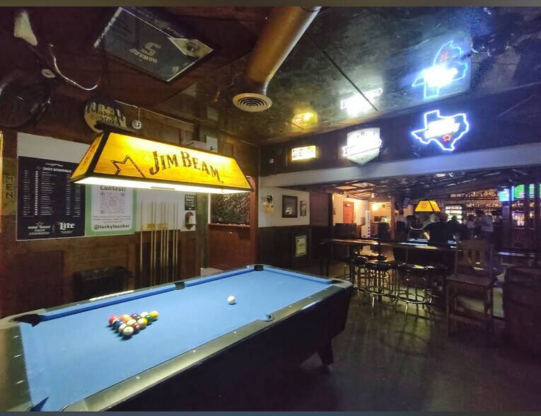 More Photos Of 1211 W Hickory St, Denton Bar For Lease
