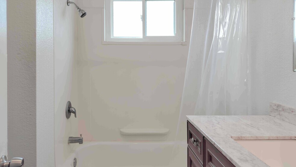 More Photos Of 1718 Crofton Ln, Escondido Multifamily For Sale