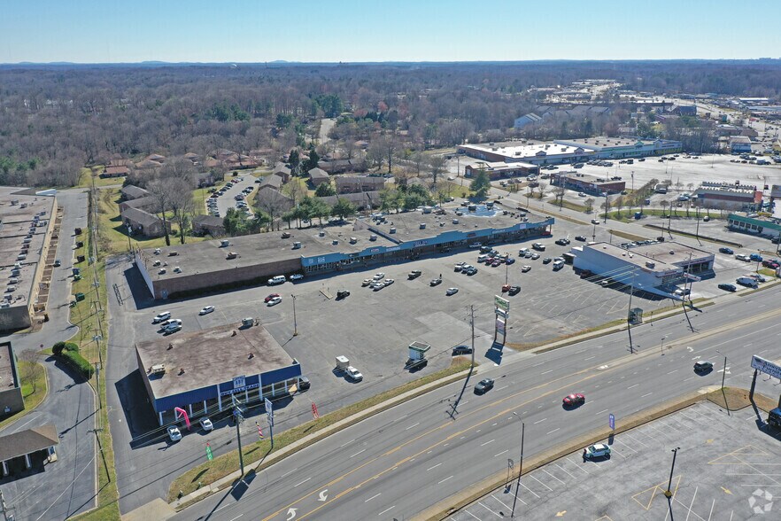 More Photos Of 3917-3933 W Gate City Blvd, Greensboro General Retail For Sale