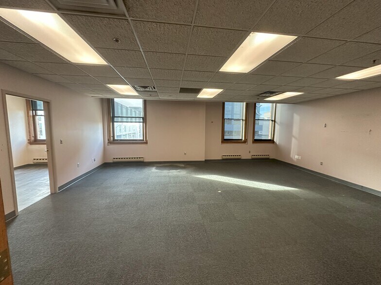 More Photos Of 201 N 7th St, Lincoln Office For Sale