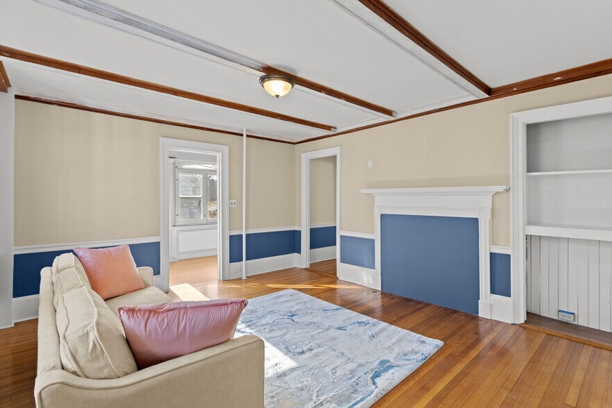 More Photos Of 80 Lafayette Rd, Hampton Falls Freestanding For Sale