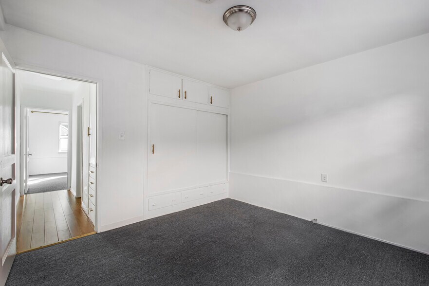 More Photos Of 1933 Hillhurst Ave, Los Angeles Office For Lease