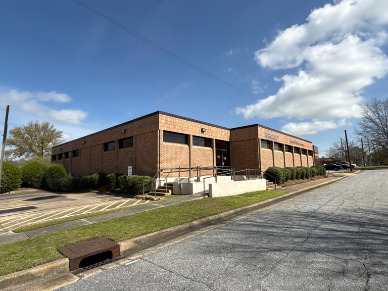 Primary Photo Of 1942 North Ave, Columbus Medical For Lease