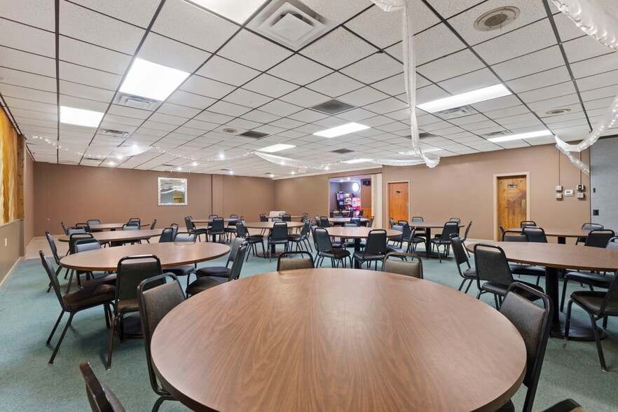 More Photos Of 118 Railroad Ave NE, Mora General Retail For Sale