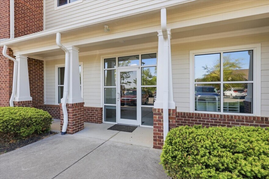 More Photos Of 1750 Commons Point Dr, Knoxville Medical For Lease
