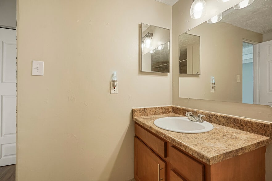 More Photos Of 7300-7310 W 10th Ave, Lakewood Apartments For Sale