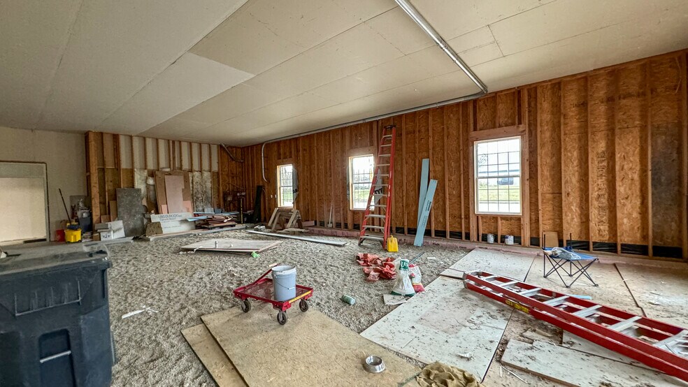 More Photos Of 5901 Montclair Blvd, Milford Office For Lease