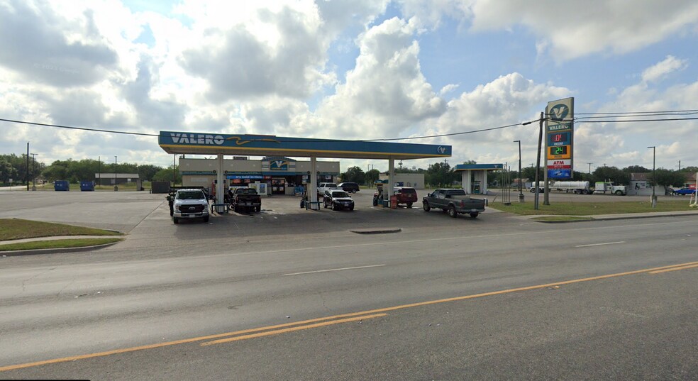 Primary Photo Of 201 S Broadway St, Premont Storefront For Sale