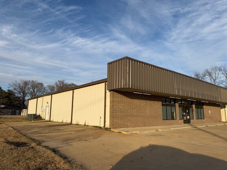Primary Photo Of 801 Hwy 165, Dumas Freestanding For Sale