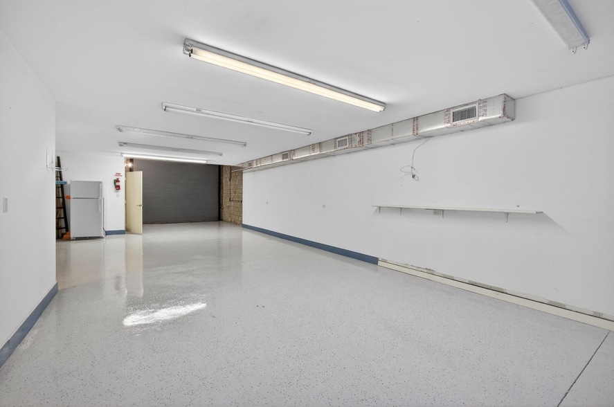 More Photos Of 3097-3117 SE Gran Park Way, Stuart Light Manufacturing For Sale