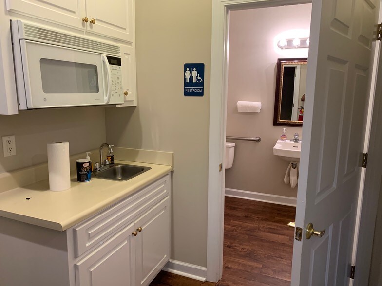 More Photos Of 6030 Bethelview Rd, Cumming Medical For Lease