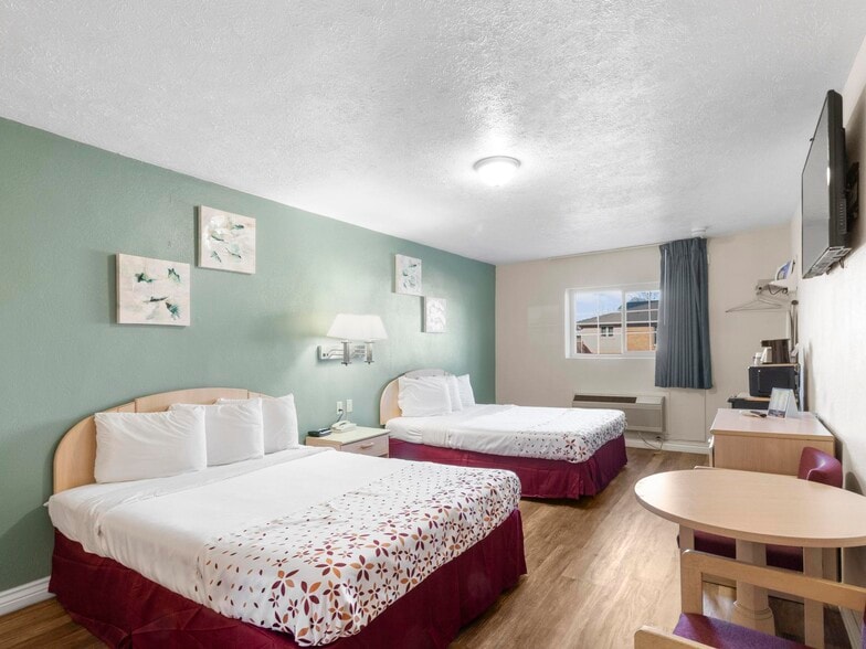 More Photos Of 1349 Idaho St, Elko Hotel For Sale