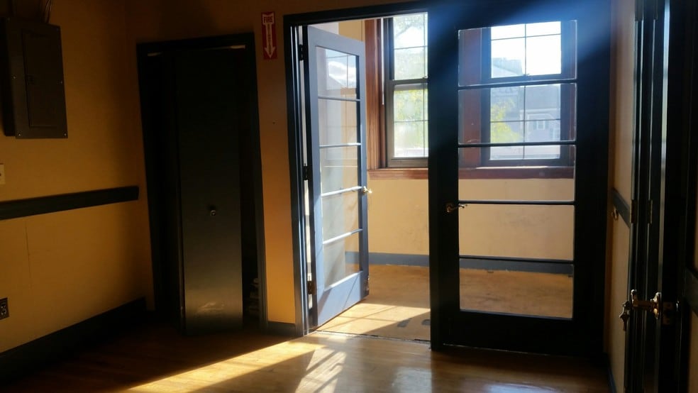 More Photos Of 31 S Main St, Concord General Retail For Sale