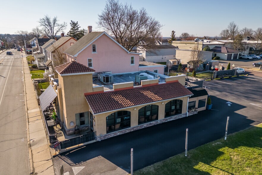 More Photos Of 424 N Main St, Souderton Restaurant For Sale