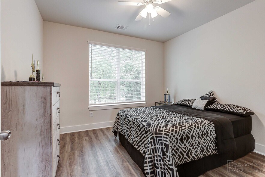 More Photos Of 25123 Harper Ln, Spring Apartments For Sale