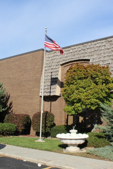 More Photos Of 6420 W 127th St, Palos Heights Office For Lease