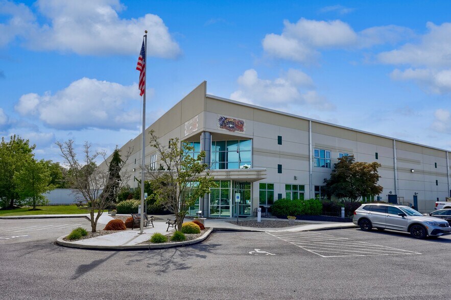 More Photos Of 22 Blackhawk Ln, Elizabethtown Distribution For Sale