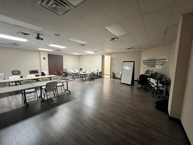 More Photos Of 11050 W Little York Rd, Houston Light Distribution For Lease