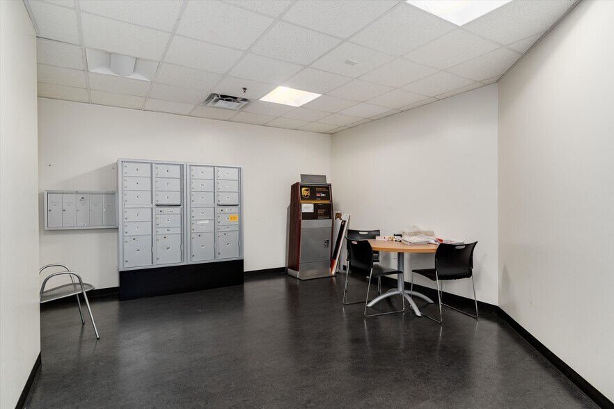 More Photos Of 1800 Glenarm Pl, Denver Office For Sale