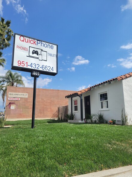 More Photos Of 801 E Florida Ave, Hemet Office For Lease