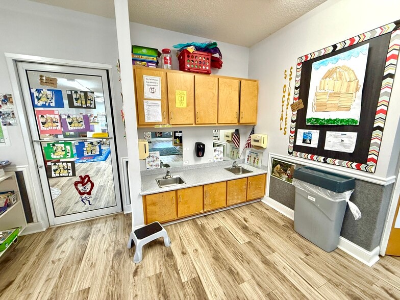 More Photos Of 1560 Summit Chase Dr, Snellville General Retail For Sale