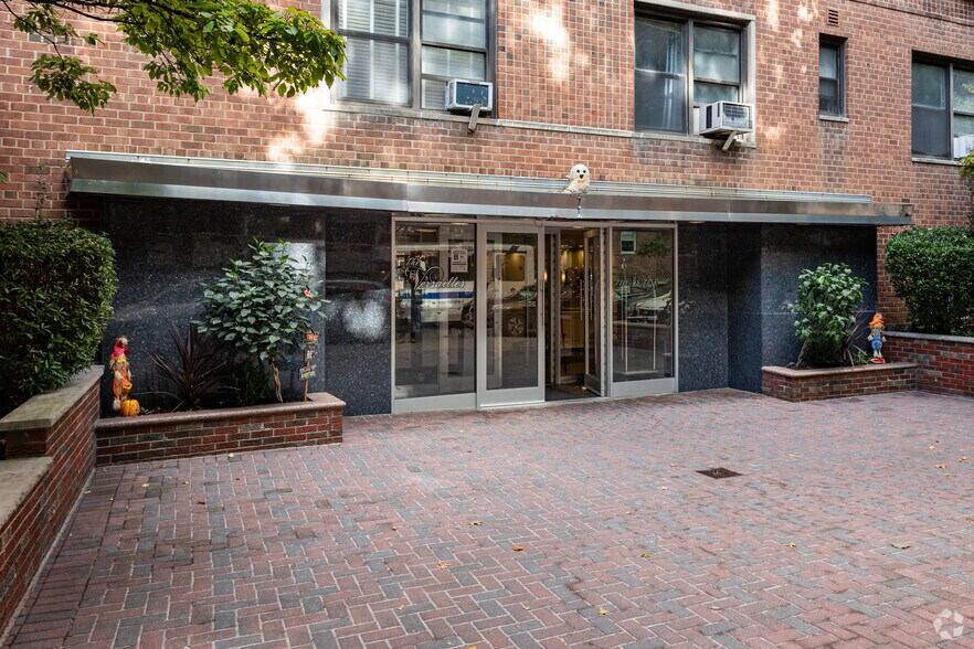 More Photos Of 11045 71st Rd, Forest Hills Apartments For Sale