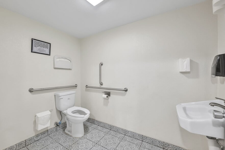 More Photos Of 2402 S Sterling St, Morganton Hotel For Sale