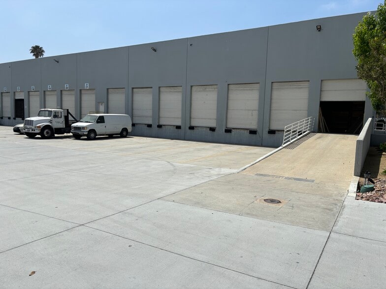 More Photos Of 11160 Hindry Ave, Los Angeles Warehouse For Lease