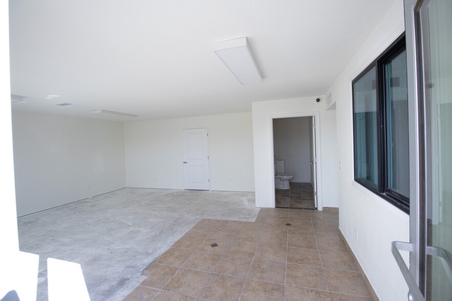 More Photos Of 1532 E Indianola Ave, Phoenix Service For Sale