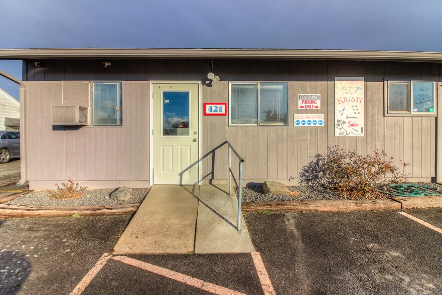 More Photos Of 4813 Tieton Dr, Yakima Storefront Retail Office For Sale