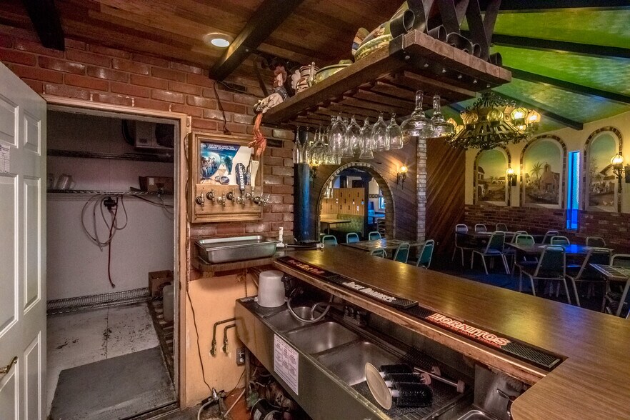 More Photos Of 2200 Mesquite Ave, Lake Havasu City Restaurant For Lease