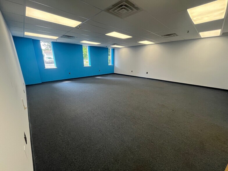 More Photos Of 1998 Springdale Rd, Cherry Hill Flex For Lease