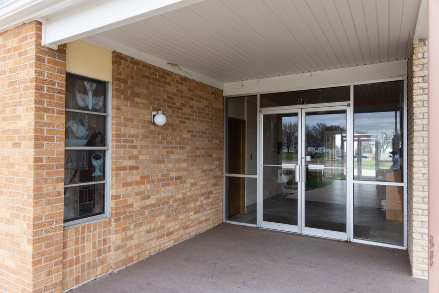 More Photos Of 381 H St, Hampton Religious Facility For Sale