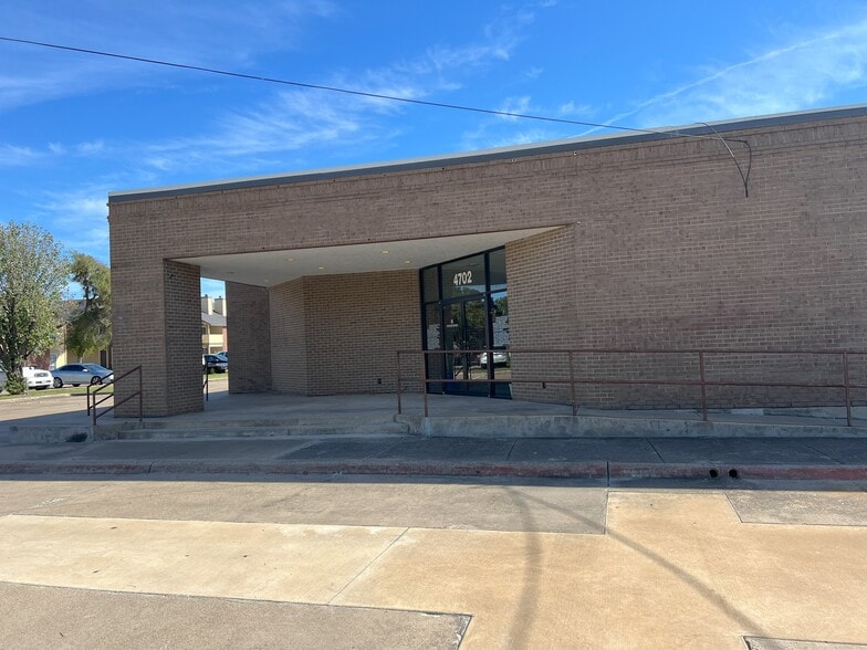 More Photos Of 4702 Saturn Rd, Garland Office For Sale