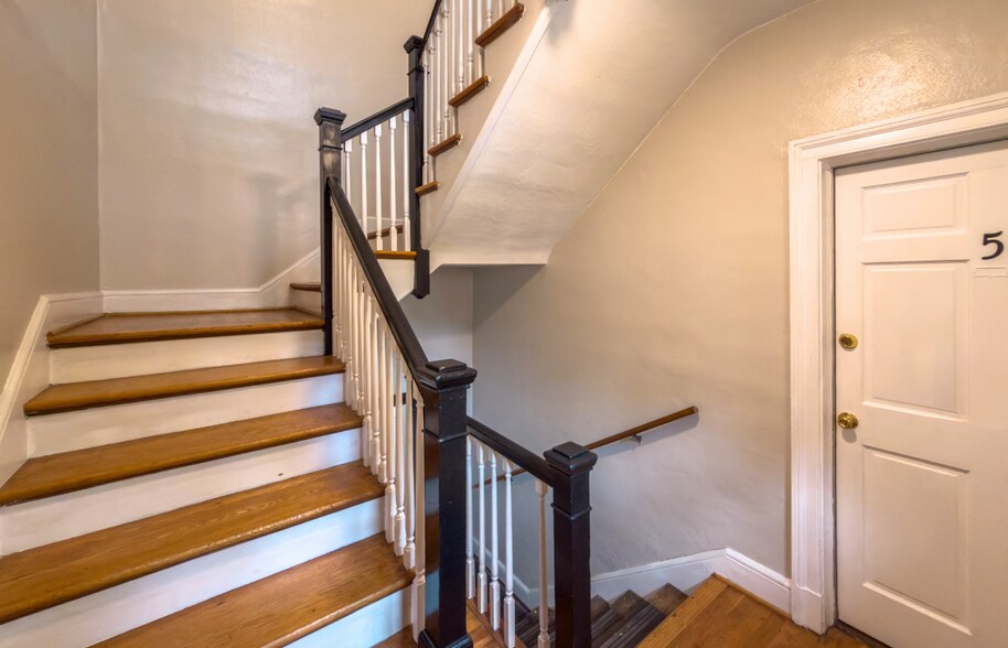 More Photos Of 1712 Grandin Rd SW, Roanoke Apartments For Sale