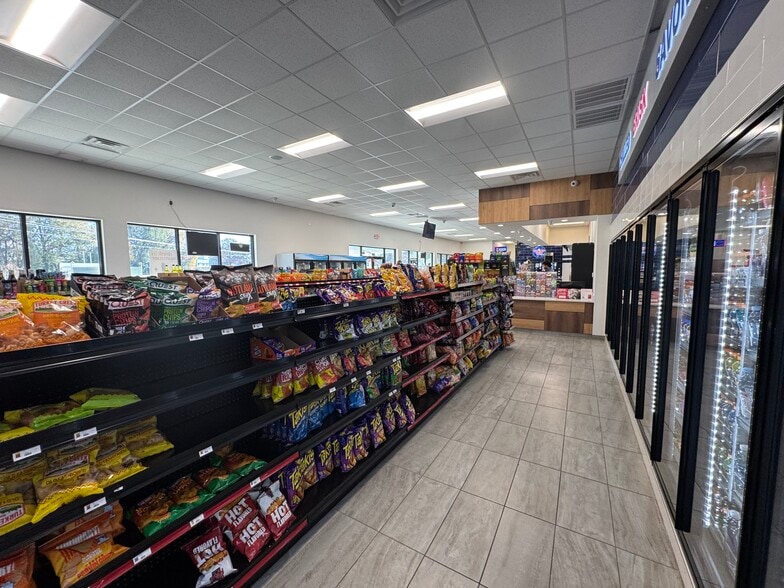 More Photos Of 5315 Troup Hwy, Tyler General Retail For Sale