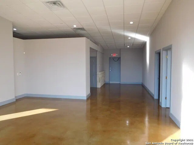 More Photos Of 8603 U.S. 281 N, Spring Branch Research And Development For Sale