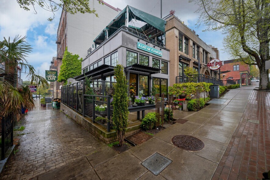 More Photos Of 1011 Harris Ave, Bellingham Restaurant For Sale