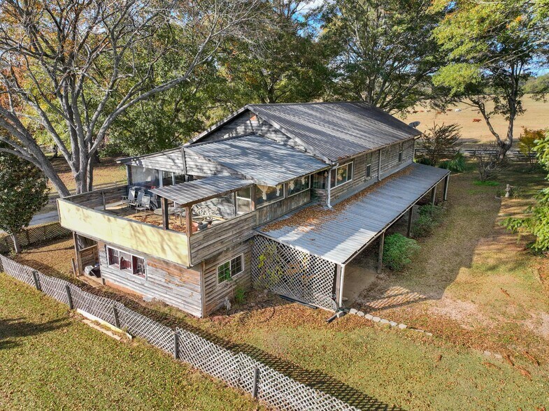 More Photos Of 607 Butts Mill Rd, Pine Mountain General Retail For Sale