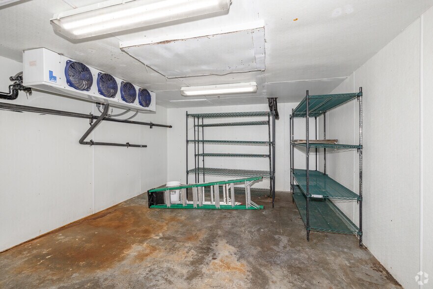 More Photos Of 401 W Cedar St, Rawlins Restaurant For Sale