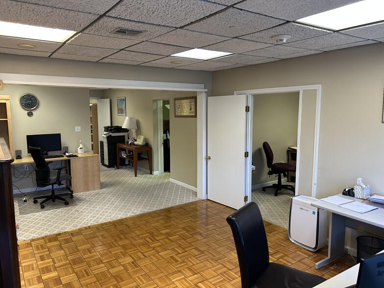 More Photos Of 5130 MacCorkle Ave SE, Charleston Office For Lease
