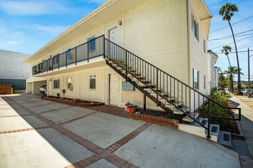 More Photos Of 1826-1828 12th St, Manhattan Beach Apartments For Sale