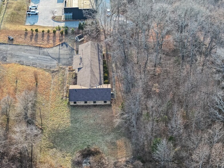 More Photos Of 2425 Highway 41A Byp, Clarksville Light Distribution For Sale