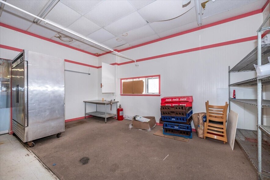 More Photos Of 100 W Main St, Fairfield Freestanding For Sale